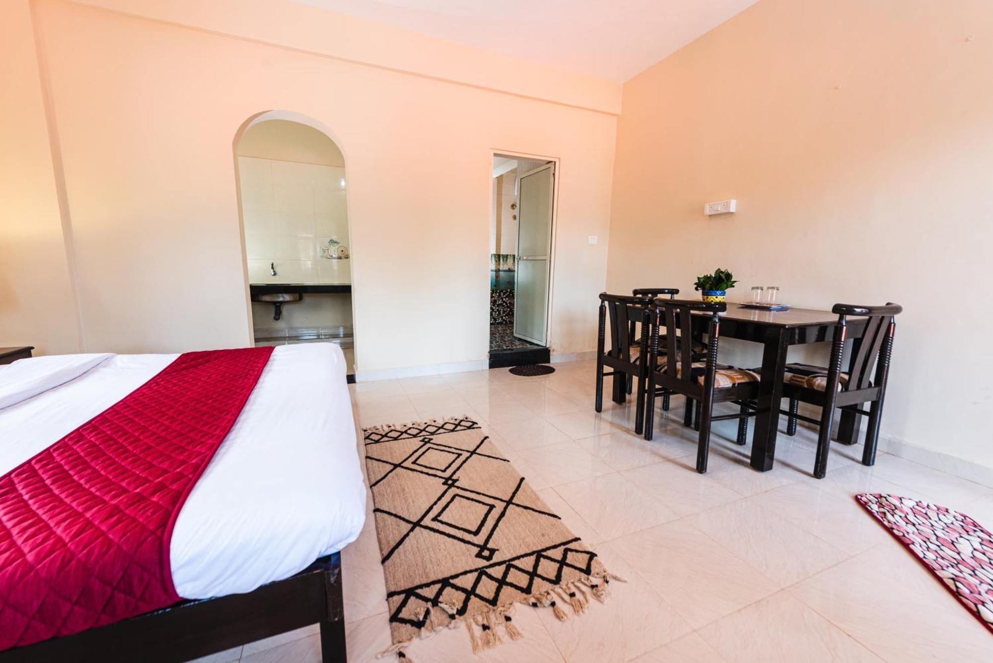 Hotel La Paulo'S Near Beach Resort Морджим Екстериор снимка