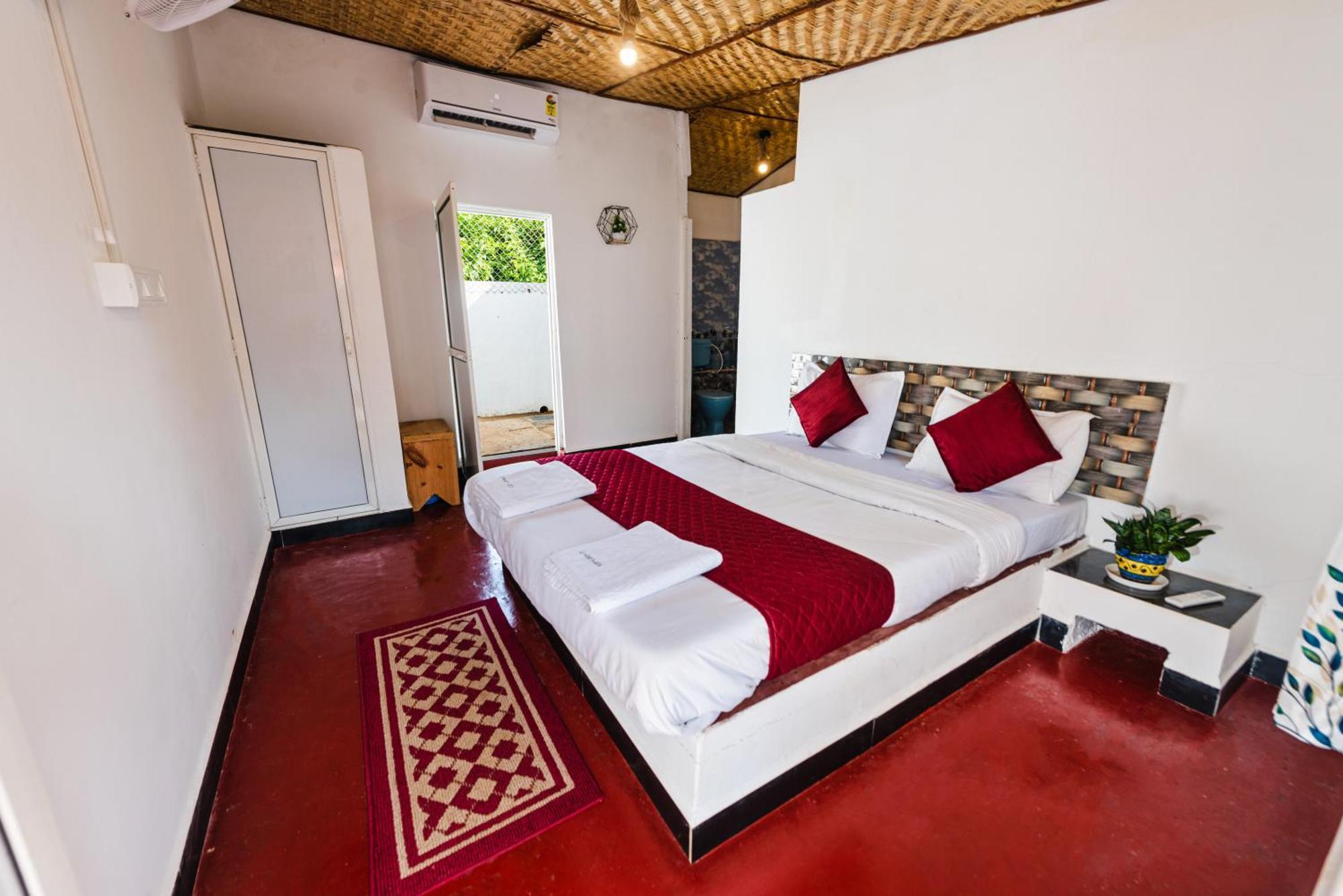 Hotel La Paulo'S Near Beach Resort Морджим Екстериор снимка